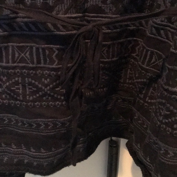 Versatile Spring Sweater - Picture 5 of 6